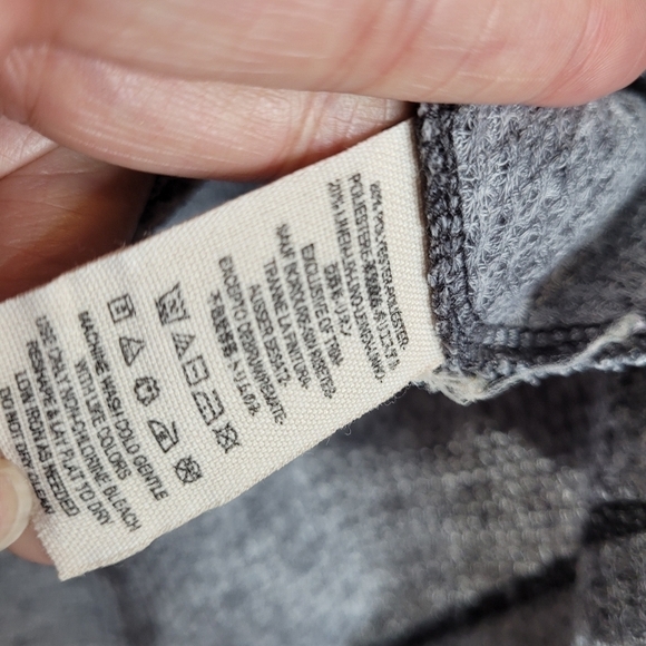 Free People Cropped Gray Thermal - Picture 11 of 11